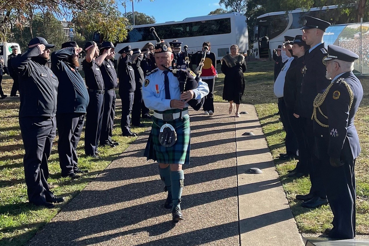Young Emergency Leaders for Guard o f Honour
